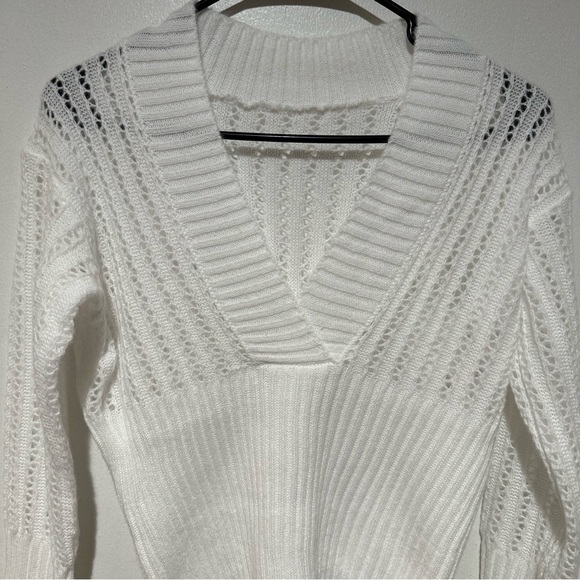 Nordstrom white sweater size XS. Beautiful sweater brand new never worn! #127 - Picture 2 of 4